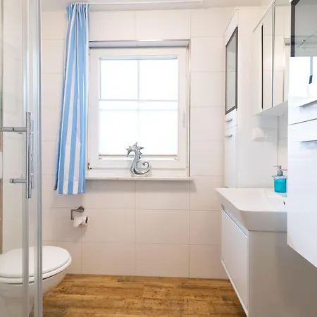 Haus Am Grossbahnhof Whg. 3 Апартаменты Остзебад Бинц